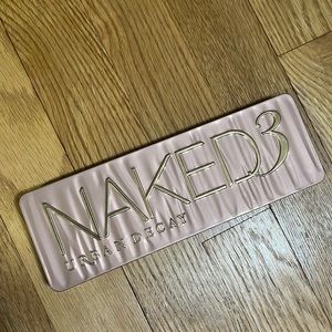 Urban Decay naked 3 eyeshadow palette